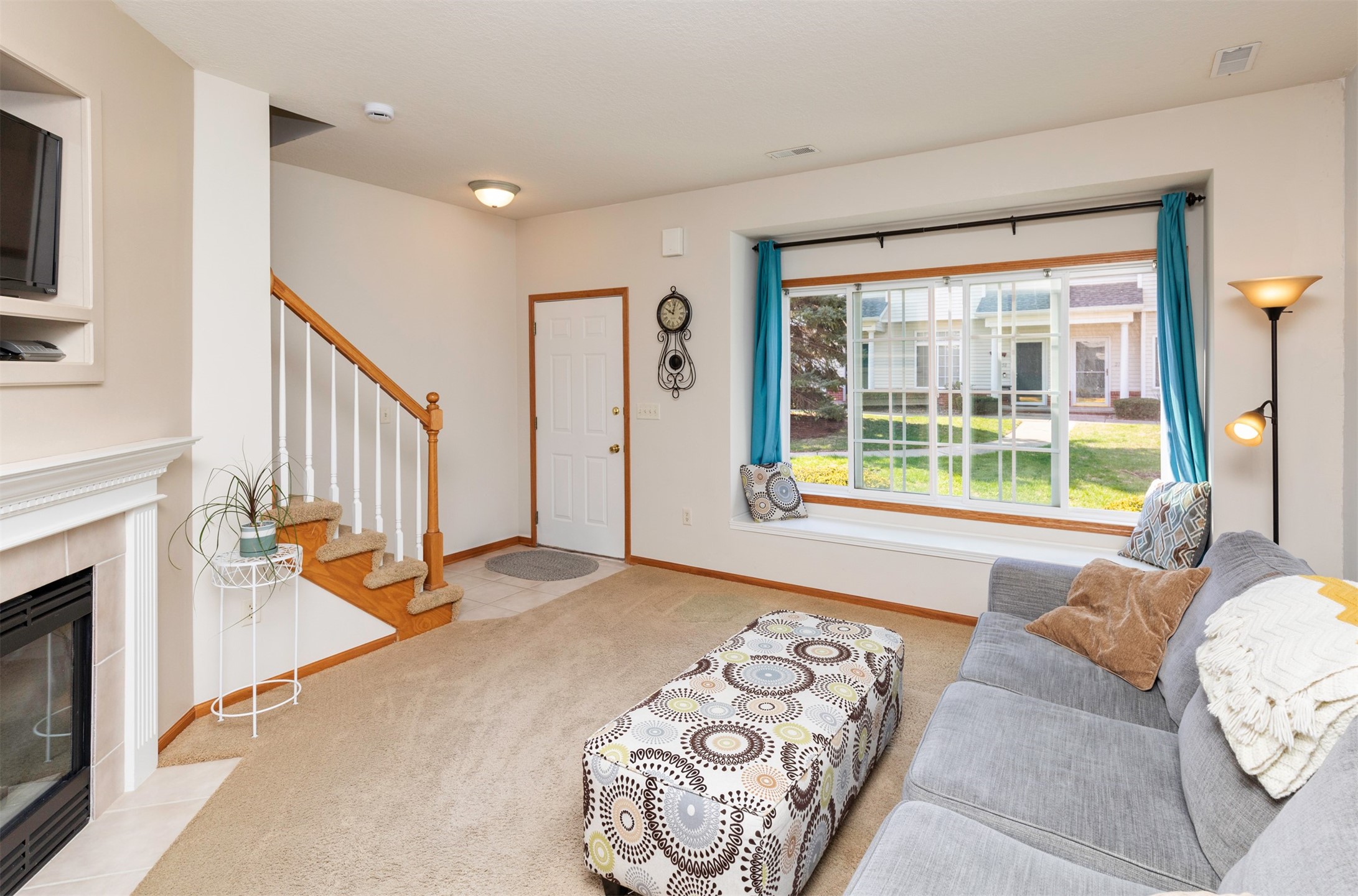 2160 Ridgeview Circle, Clive, Iowa image 4