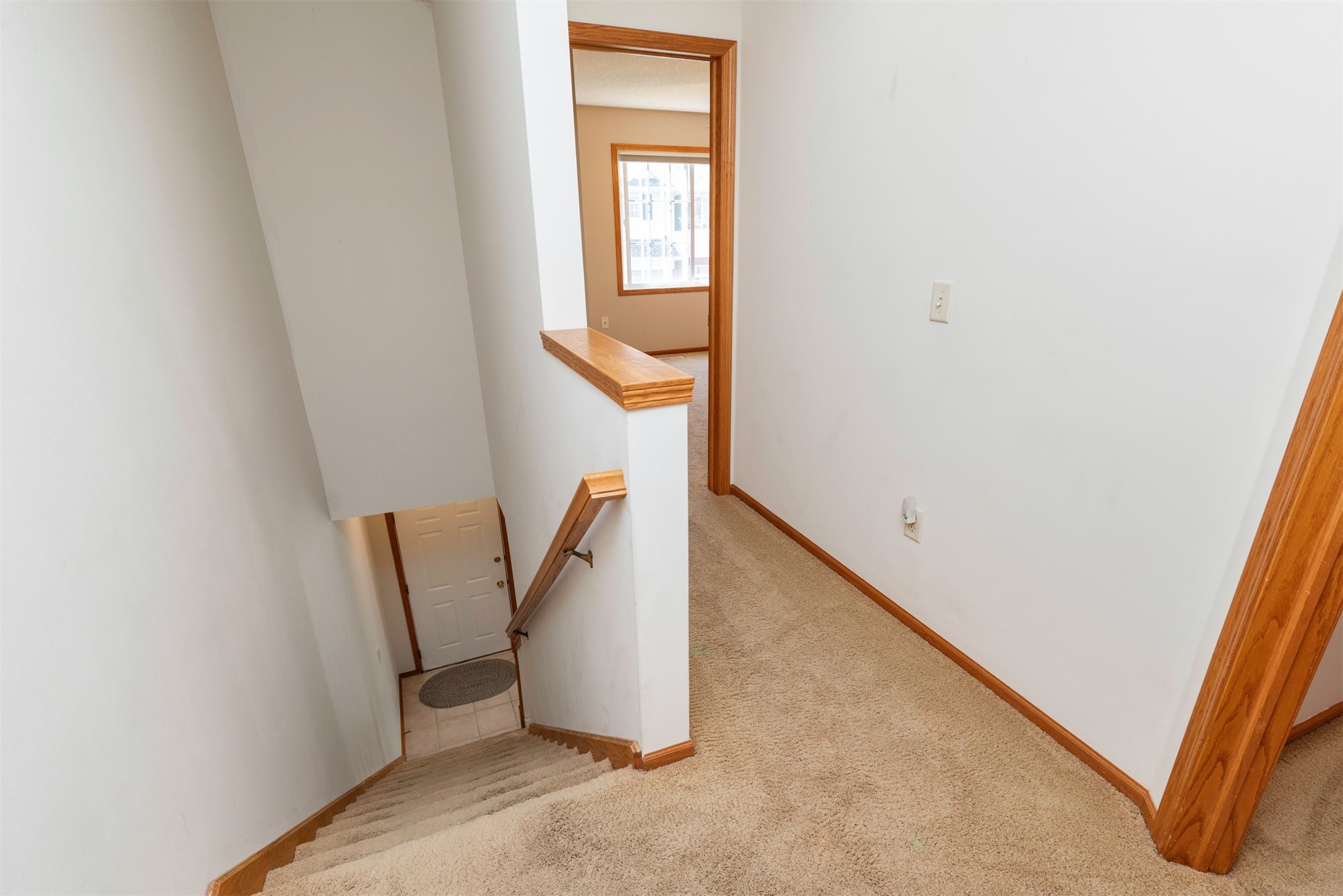2160 Ridgeview Circle, Clive, Iowa image 14