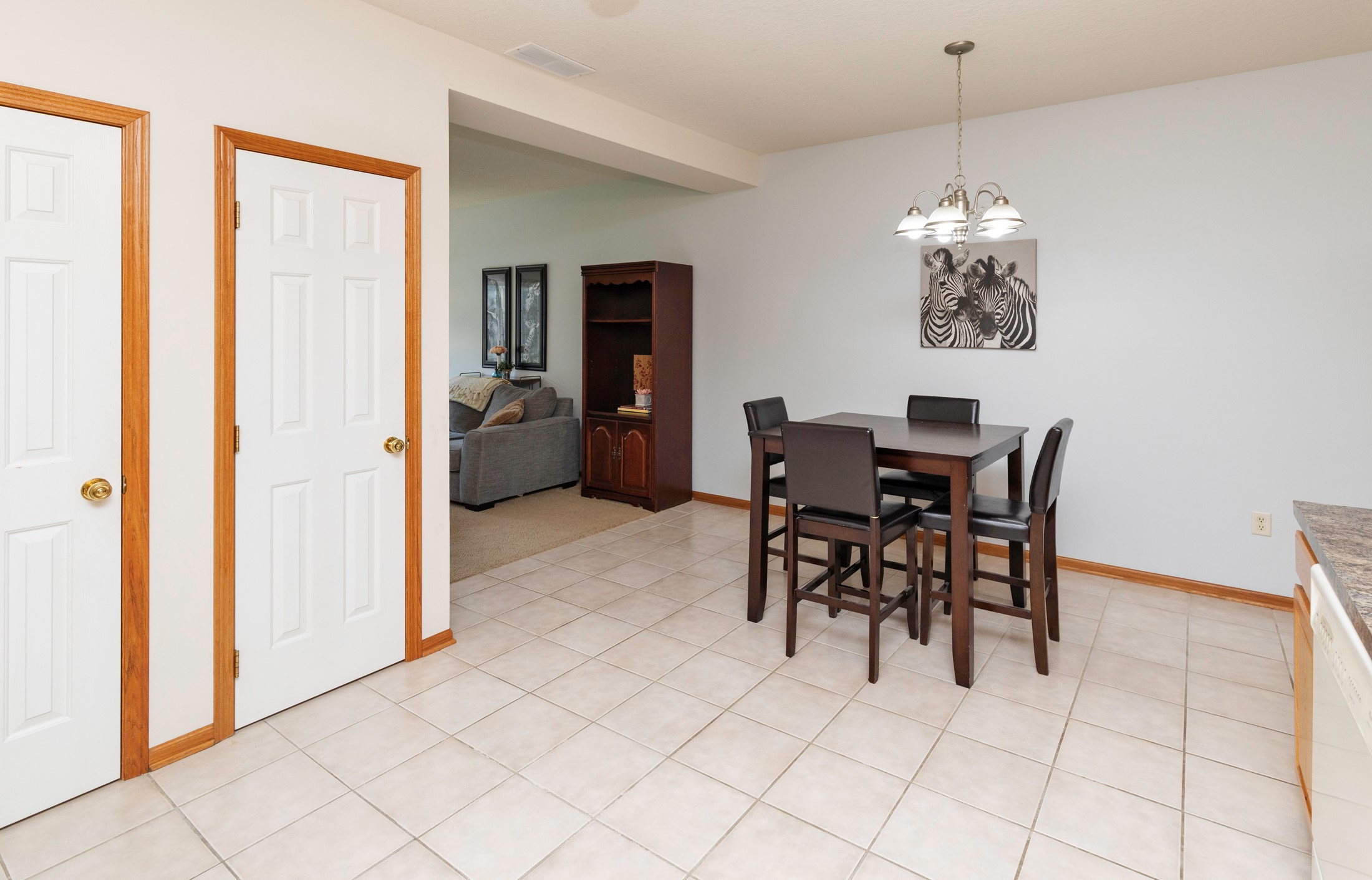 2160 Ridgeview Circle, Clive, Iowa image 11
