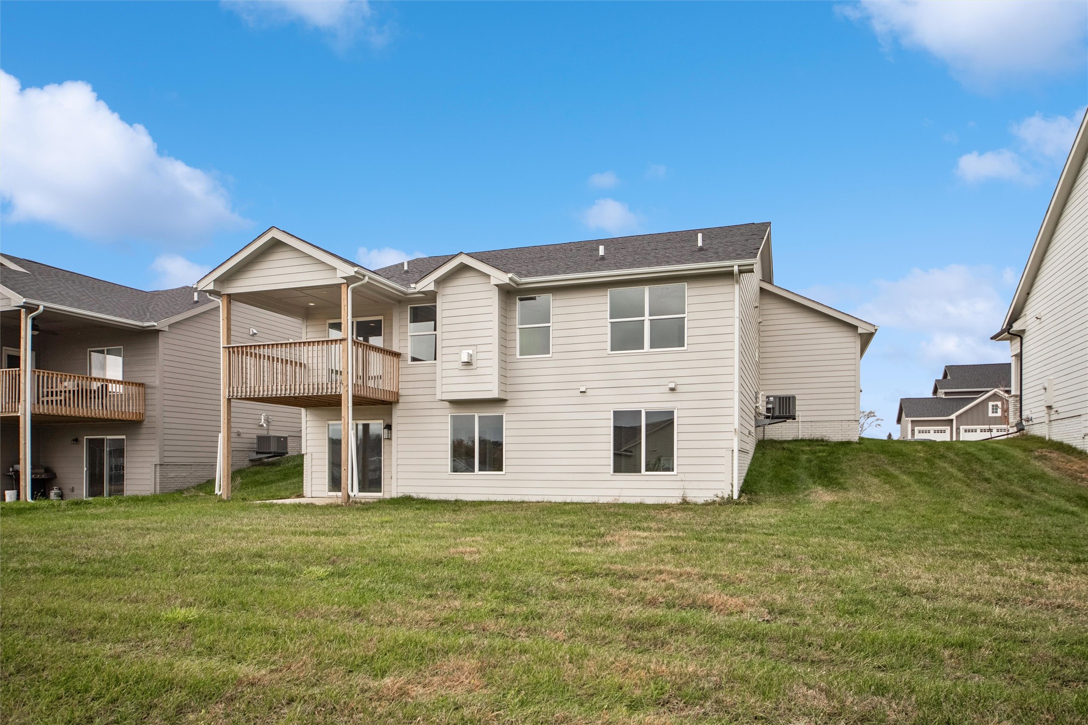 West Des Moines, Iowa 50265, United States, 4 Bedrooms Bedrooms, ,3 BathroomsBathrooms,Residential,Active,237229