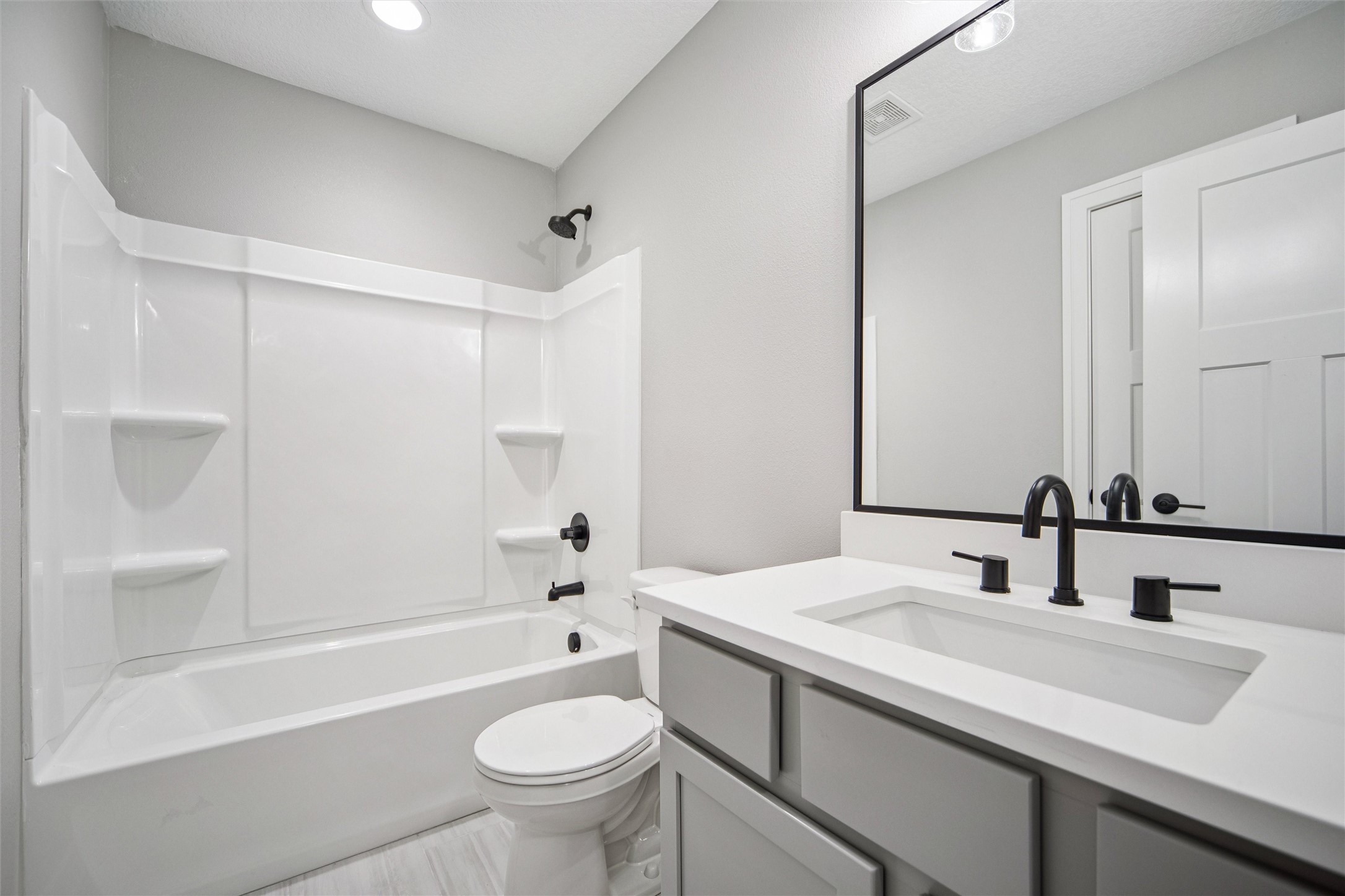 West Des Moines, Iowa 50265, United States, 4 Bedrooms Bedrooms, ,3 BathroomsBathrooms,Residential,Active,237229