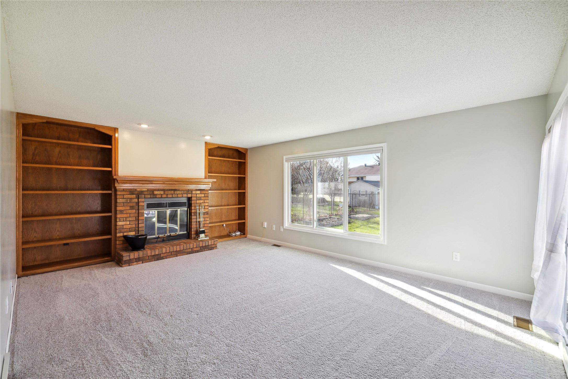 4142 Patricia Drive, Urbandale, Iowa image 3