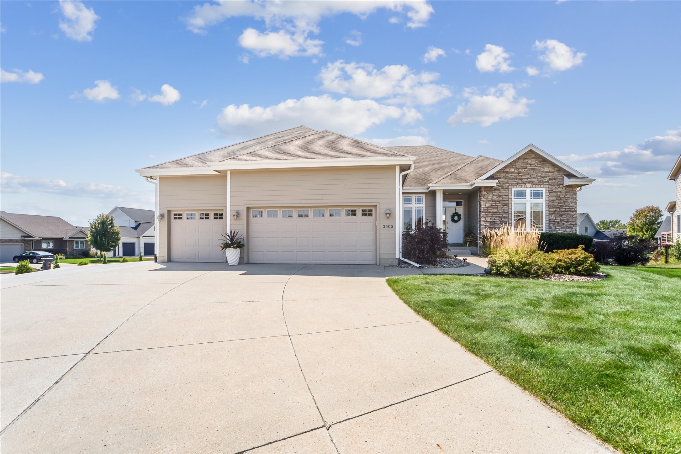 3505 NW Singing Hill Circle