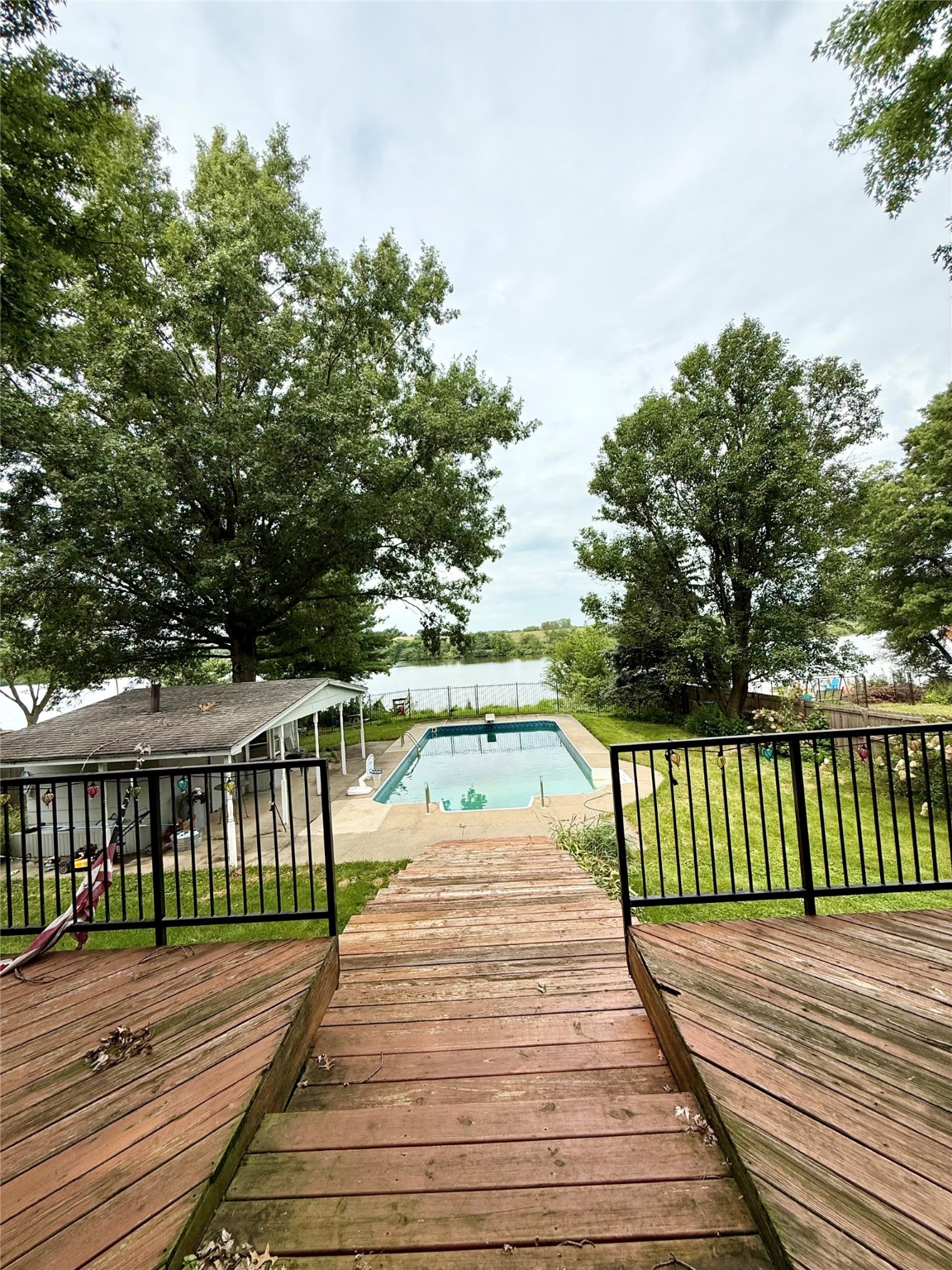 4843 Lakewood Drive