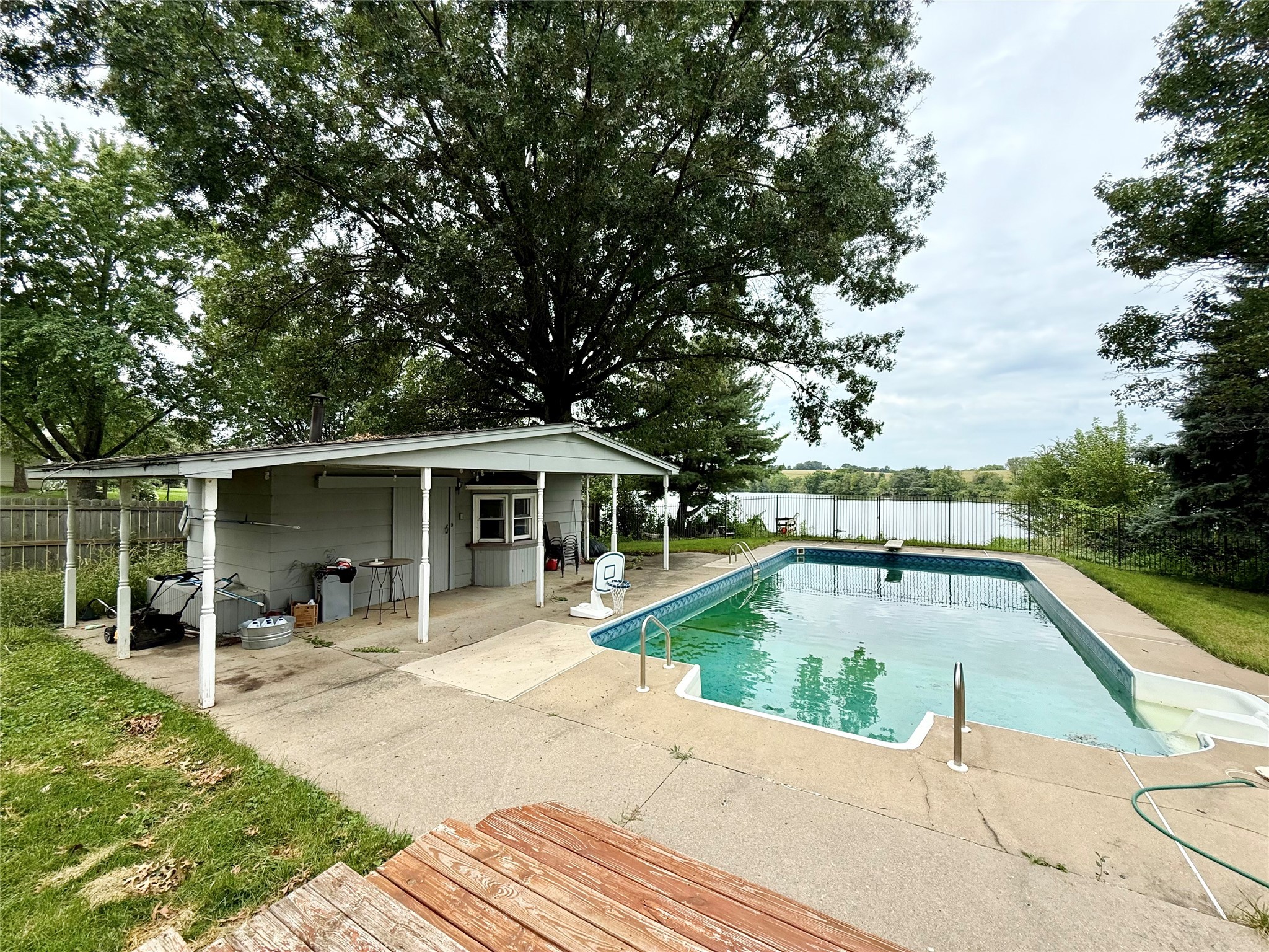 4843 Lakewood Drive