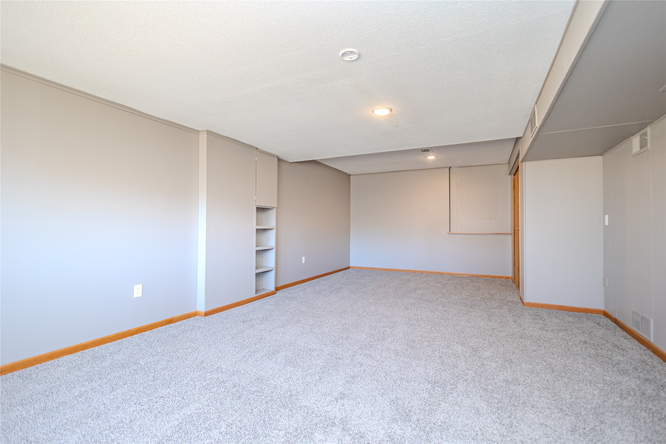 214 W 13th Street, Newton, Iowa image 32
