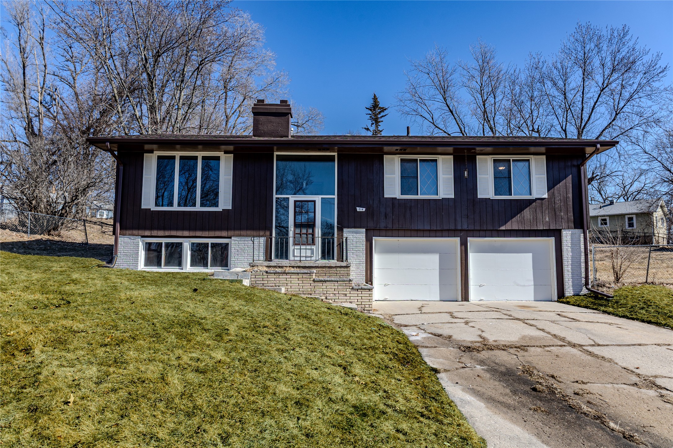 214 W 13th Street, Newton, Iowa image 2