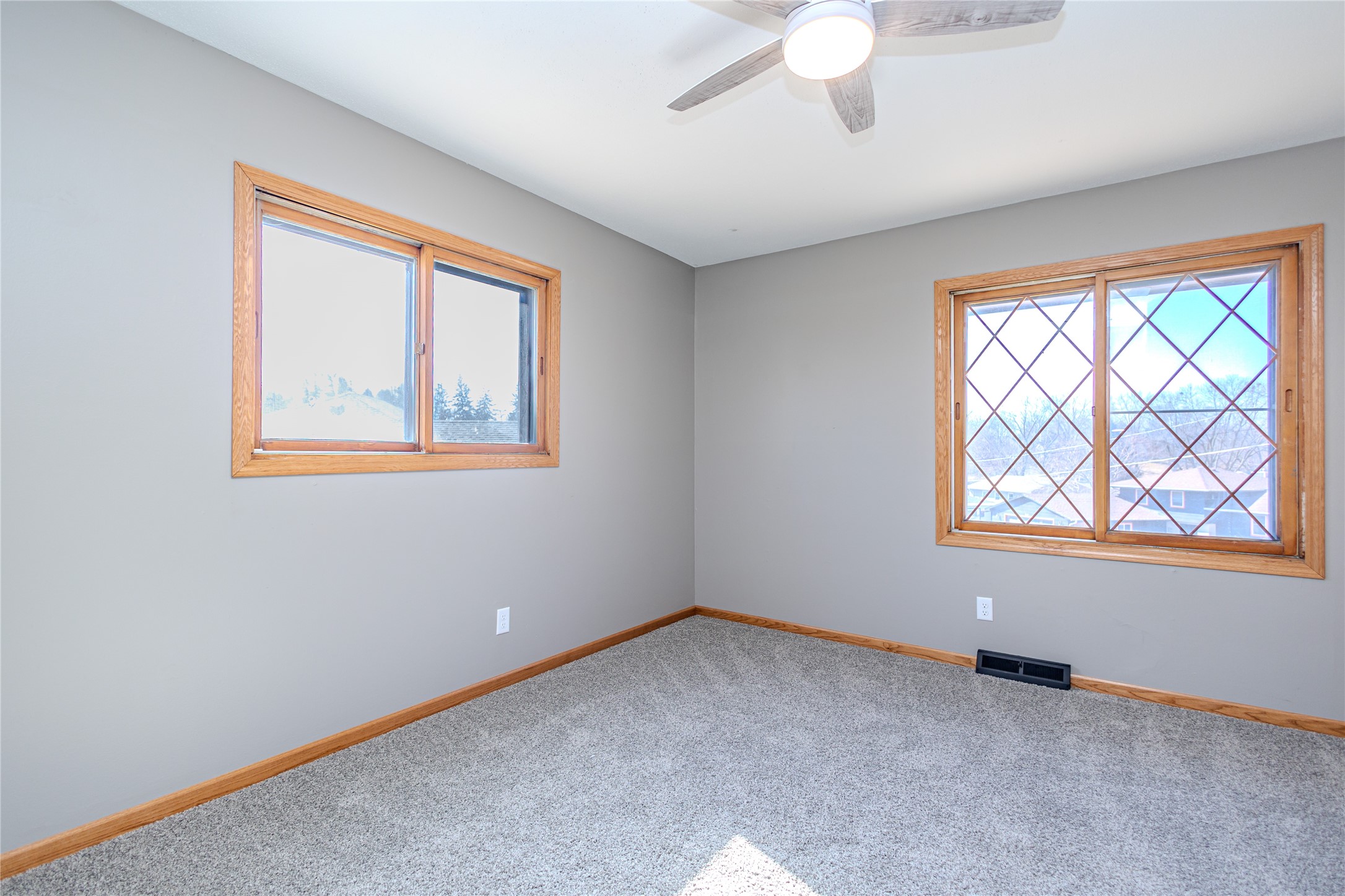 214 W 13th Street, Newton, Iowa image 24