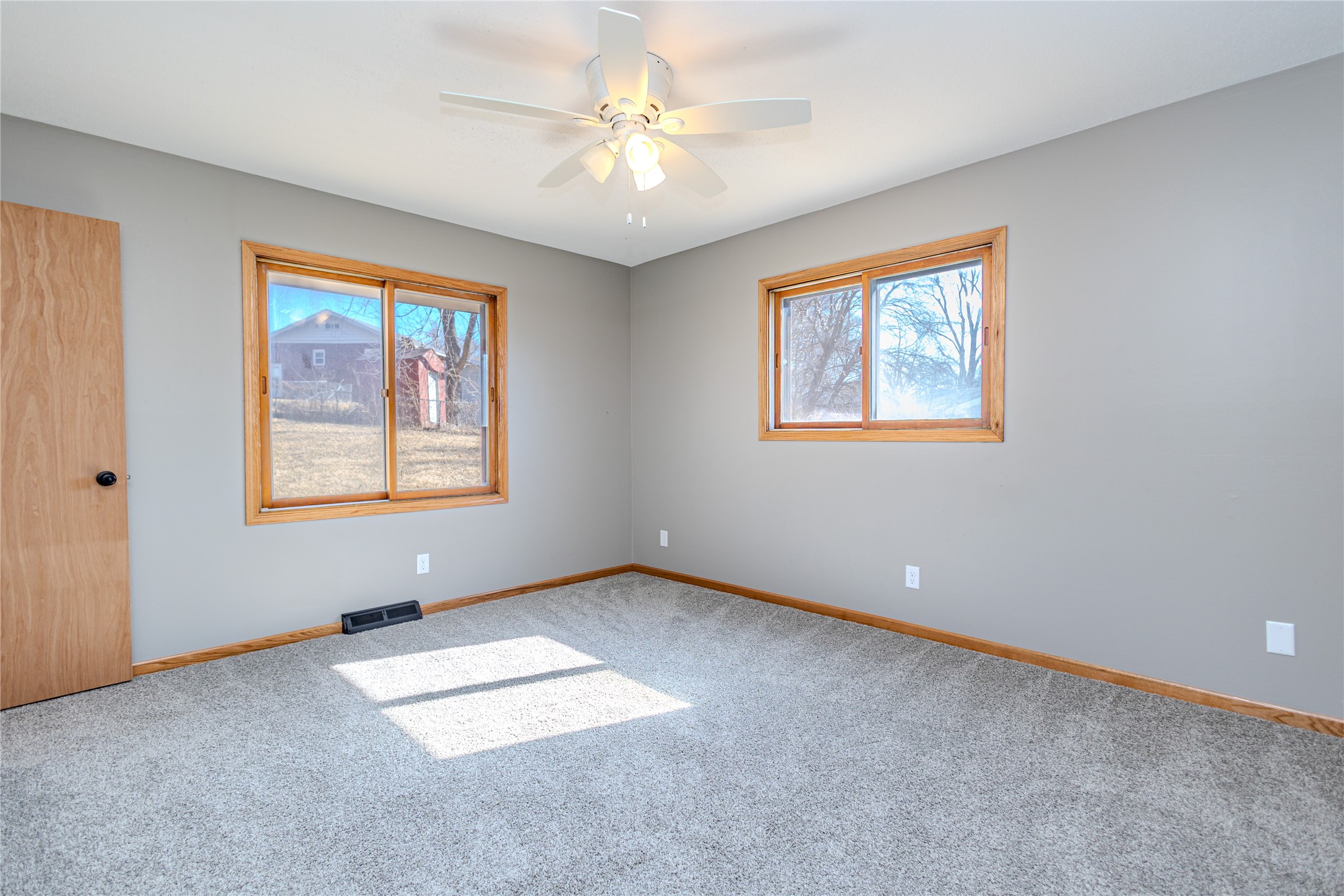 214 W 13th Street, Newton, Iowa image 26