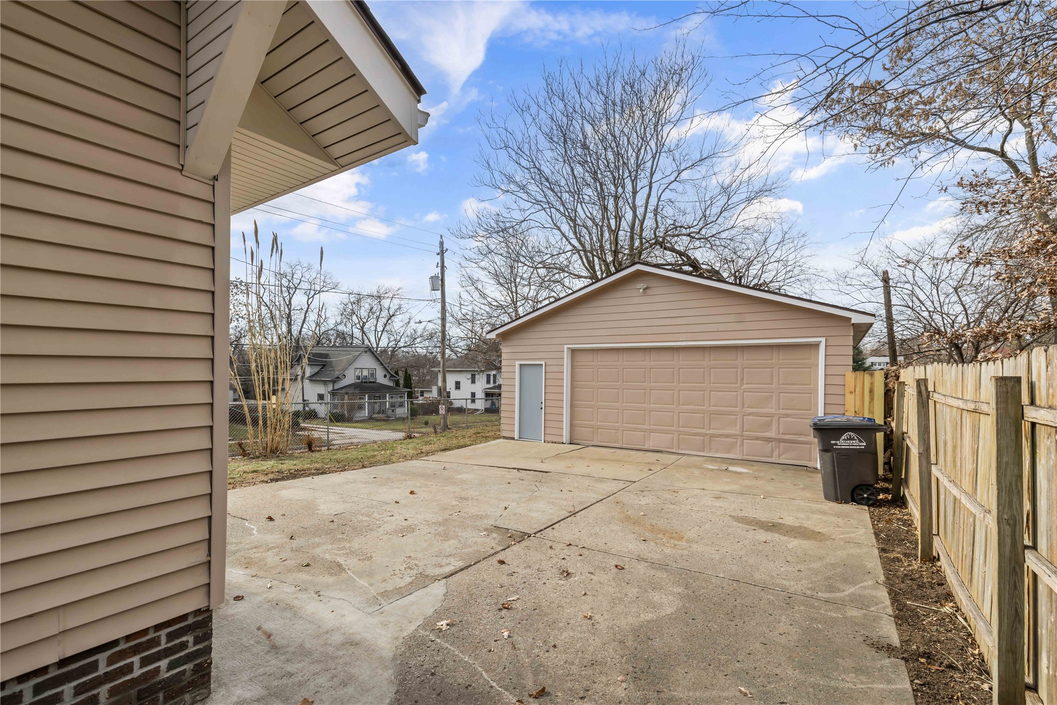 2300 E 12th Street, Des Moines, Iowa image 32