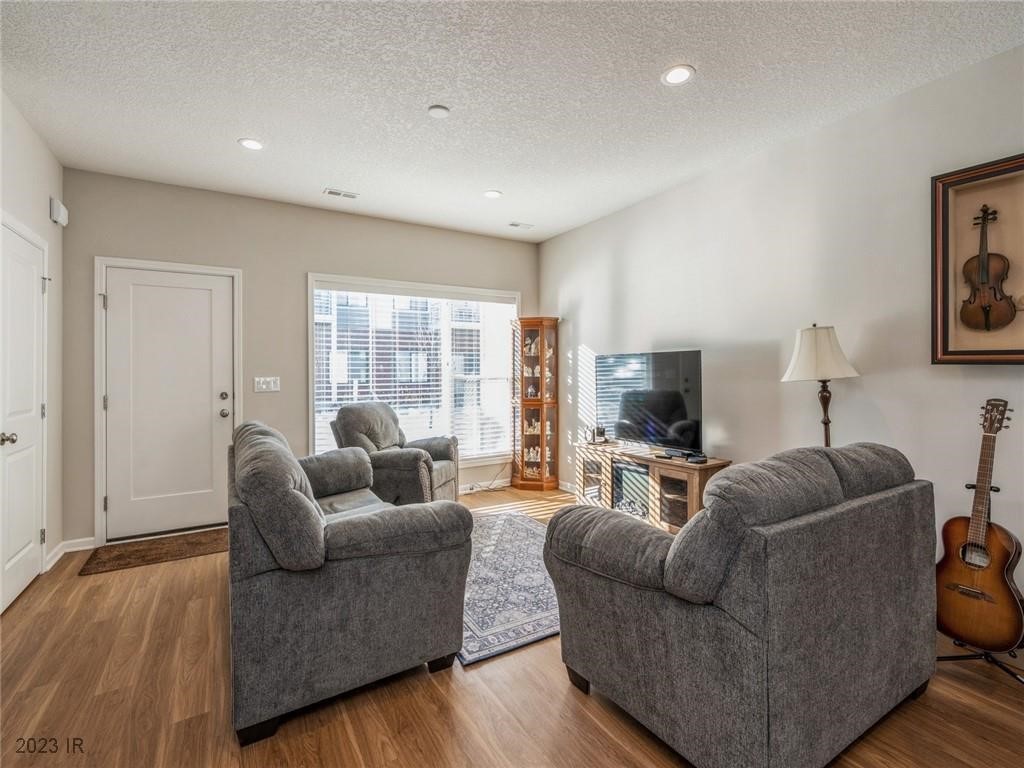 455 SW 12th Street, Des Moines, Iowa image 1