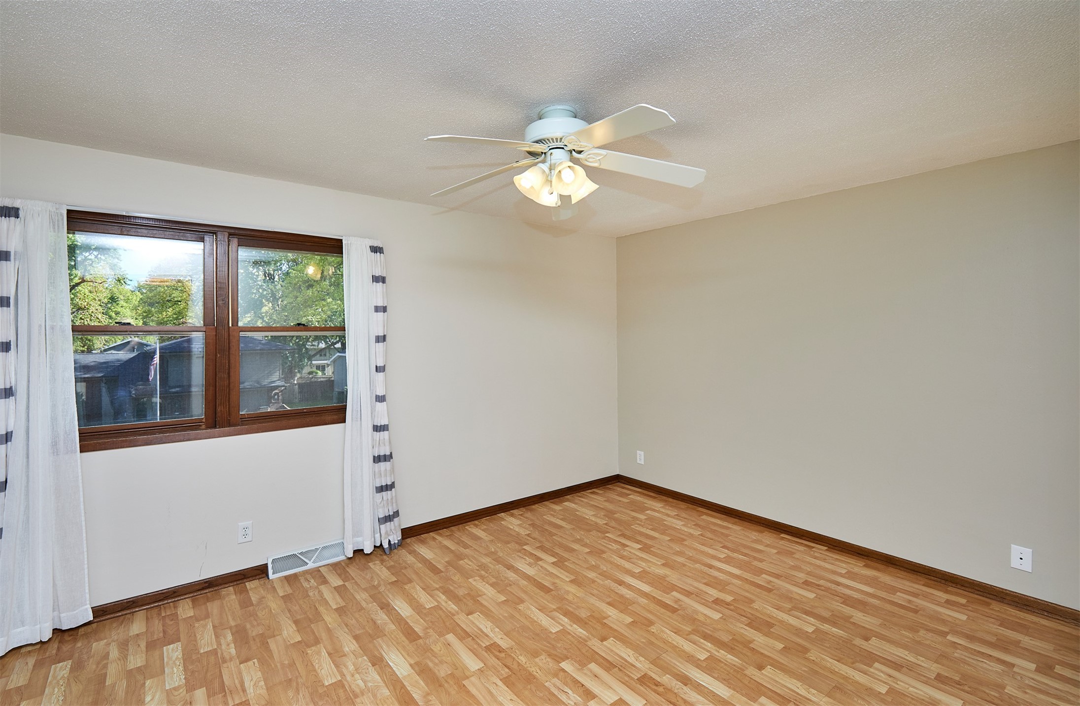 9774 Colby Avenue, Clive, Iowa image 14