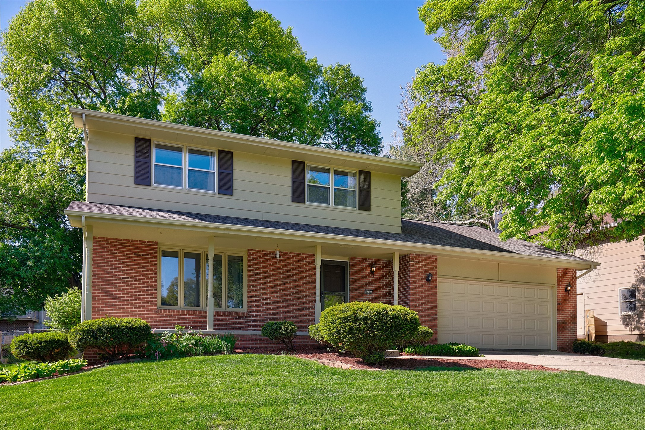 9774 Colby Avenue, Clive, Iowa image 2