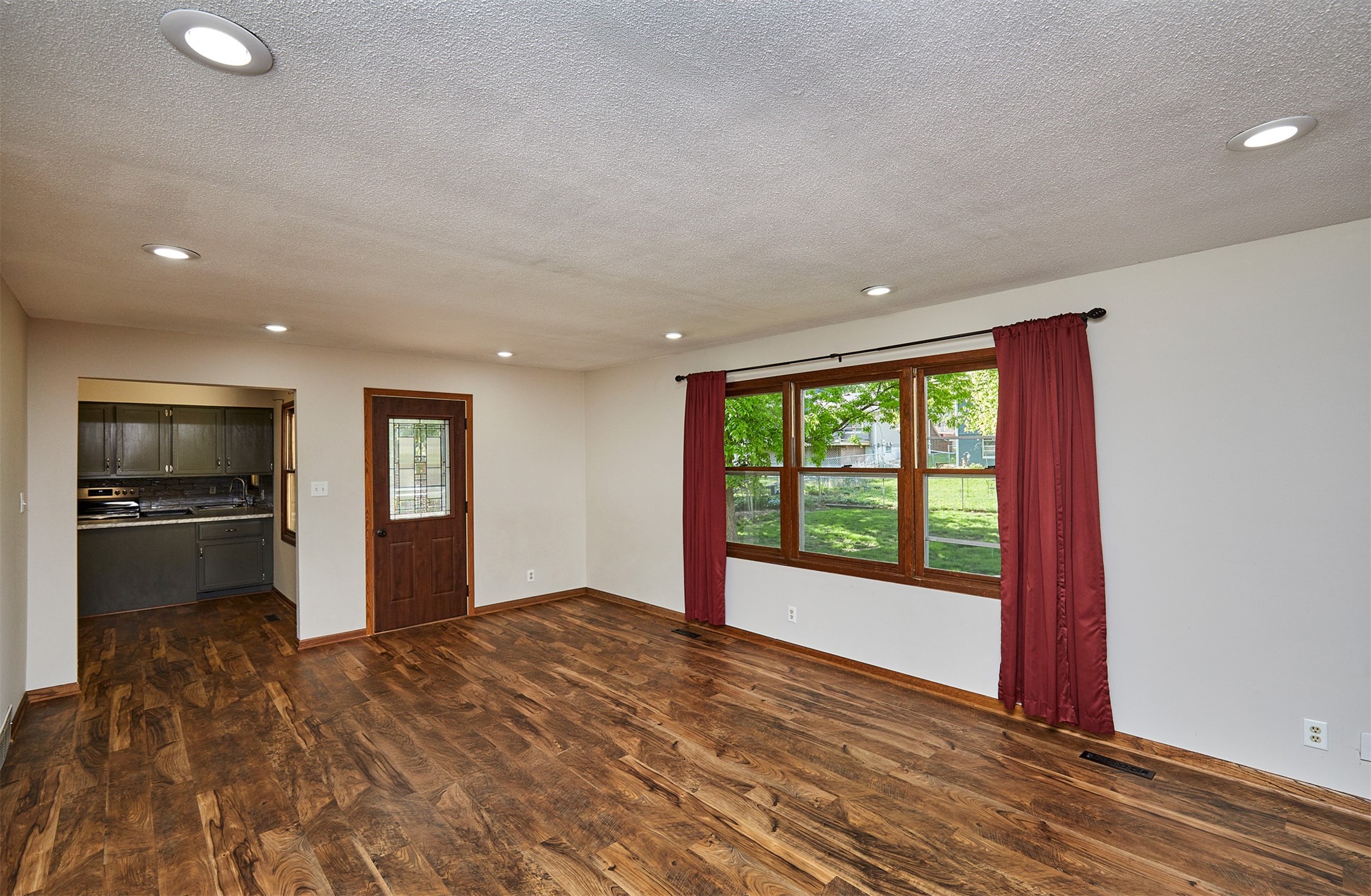 9774 Colby Avenue, Clive, Iowa image 11