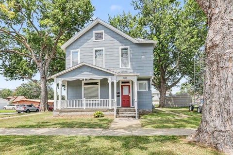 Homes For Sale - 601 E Robinson Street<br/> Marion County, Knoxville, IA 50138
