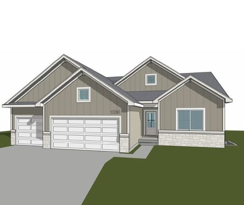 Homes For Sale - 1235 S 92nd Street<br/> West Des Moines, IA 50266