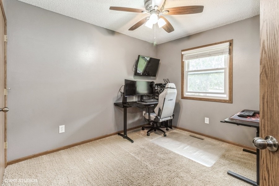 555 Patterson Drive, Carlisle, Iowa image 10