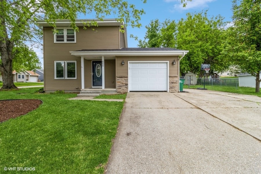 555 Patterson Drive, Carlisle, Iowa image 1
