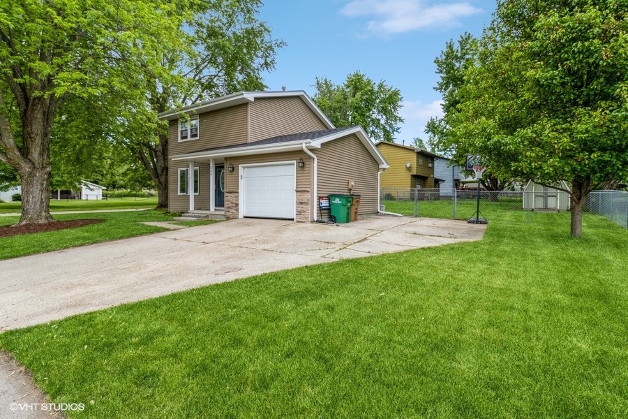 555 Patterson Drive, Carlisle, Iowa image 2