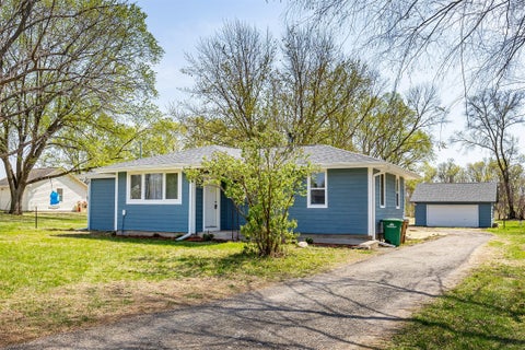 Homes For Sale - 5210 NW 62nd Avenue<br/> Johnston, IA 50131