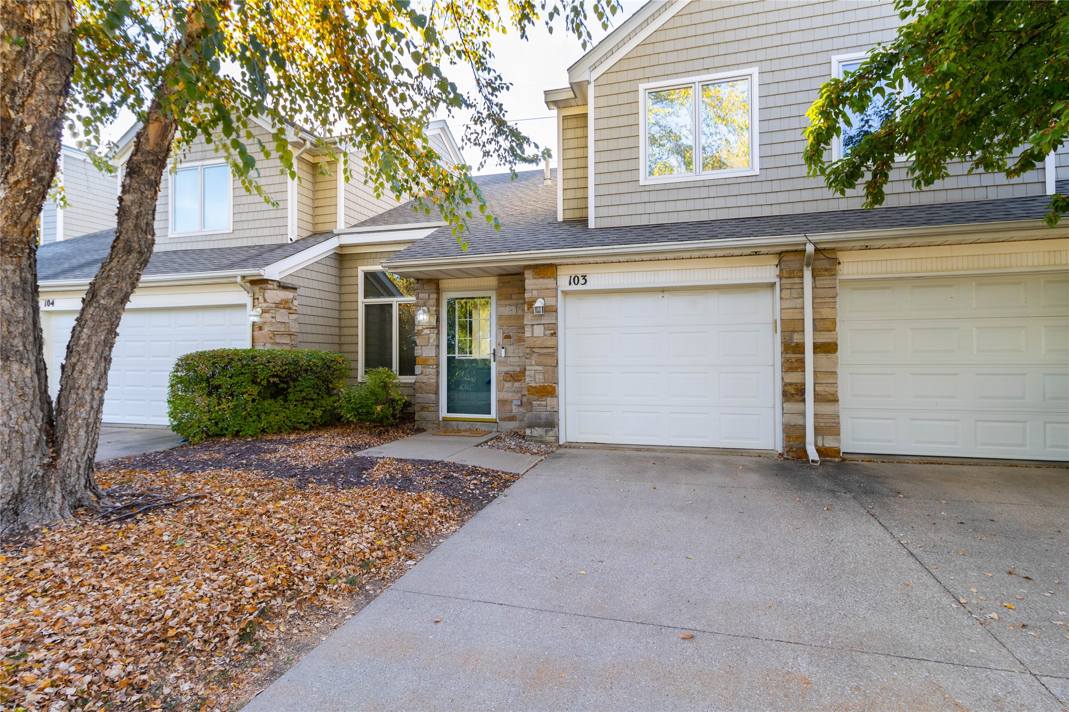 811 Burr Oaks Drive #103, West Des Moines, Iowa image 2