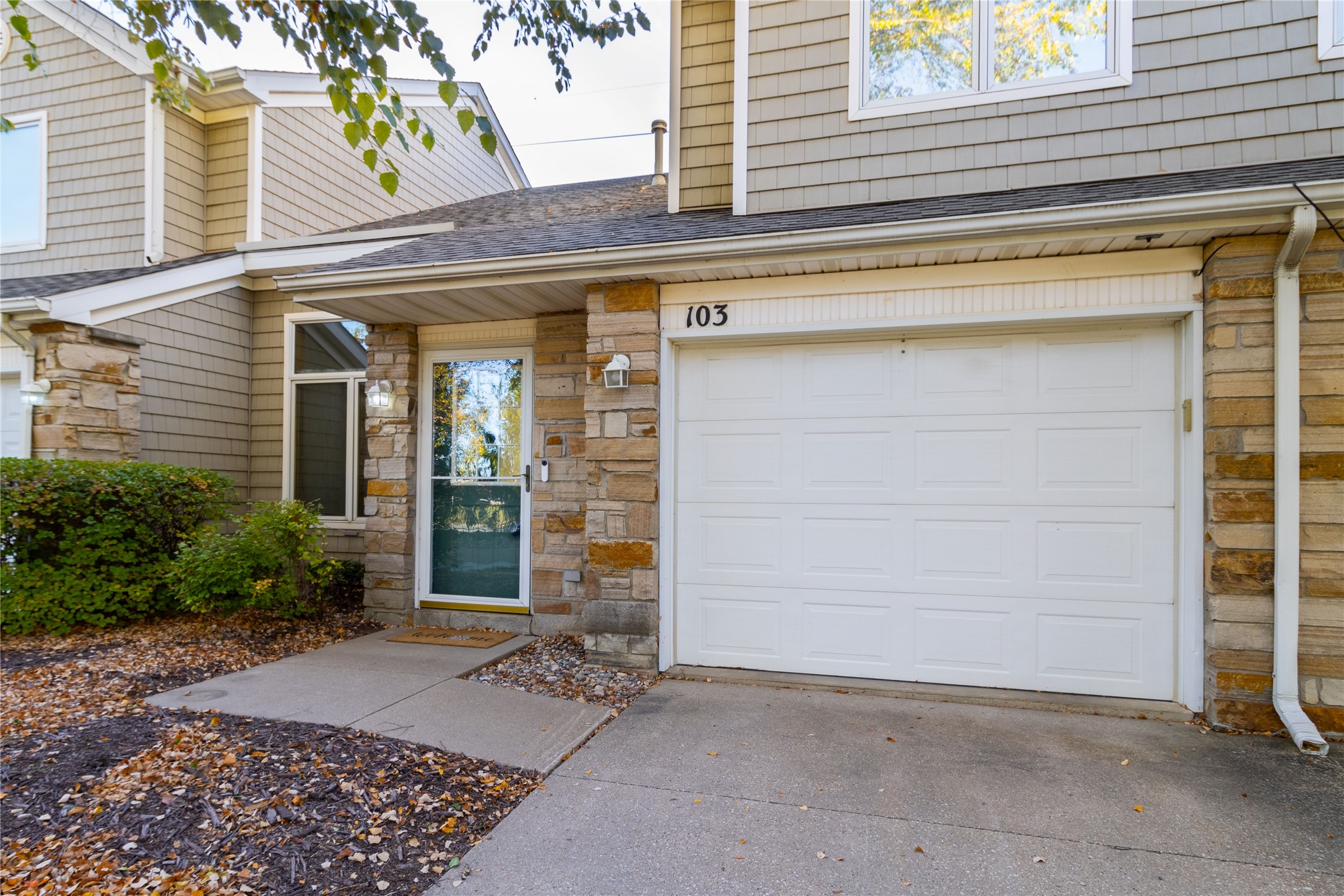 811 Burr Oaks Drive #103, West Des Moines, Iowa image 1