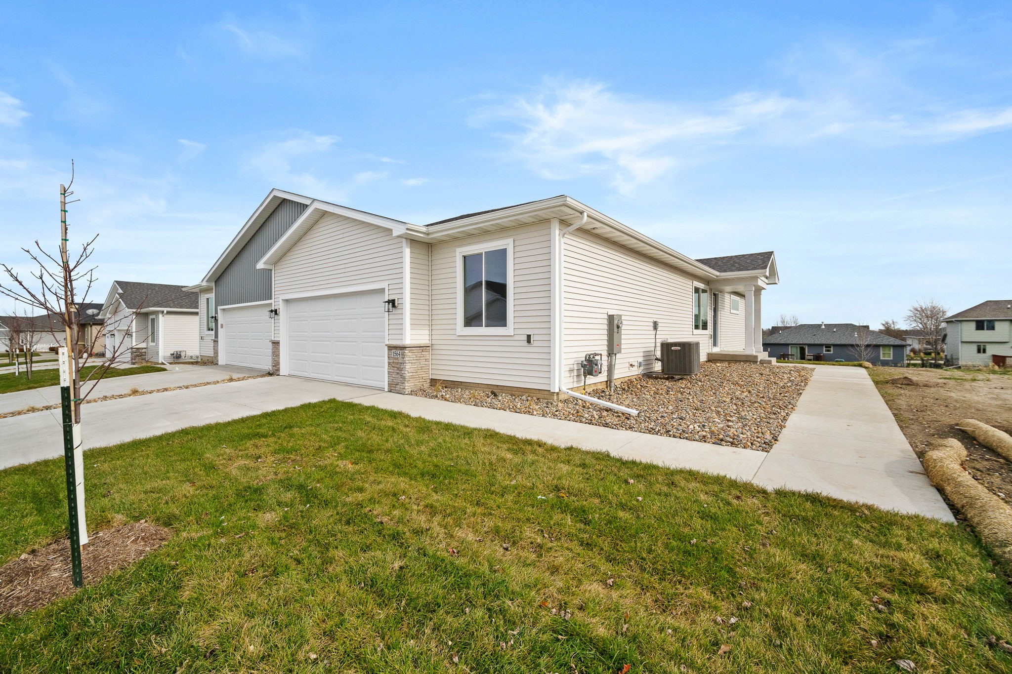 1564 Foxtail Drive, Altoona, Iowa image 2