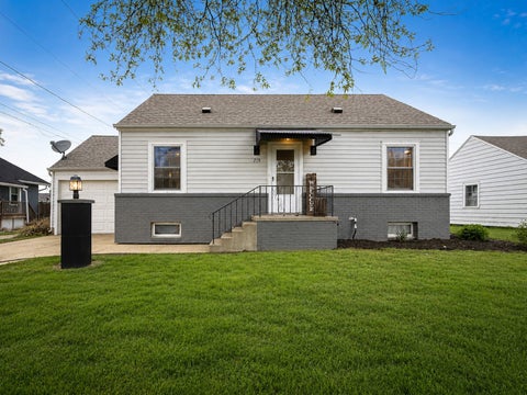 Homes For Sale - 719 Union Street<br/> Boone, IA 50036