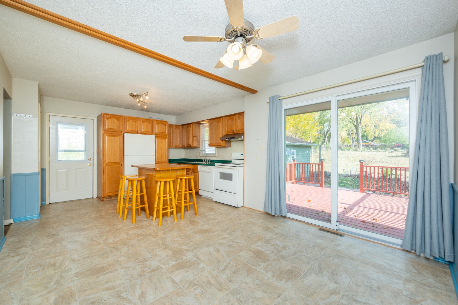 2015 68th Street, Windsor Heights, Iowa image 4