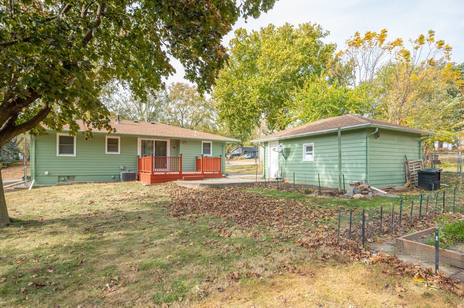 2015 68th Street, Windsor Heights, Iowa image 17