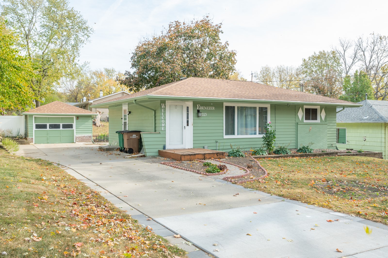 2015 68th Street, Windsor Heights, Iowa image 1