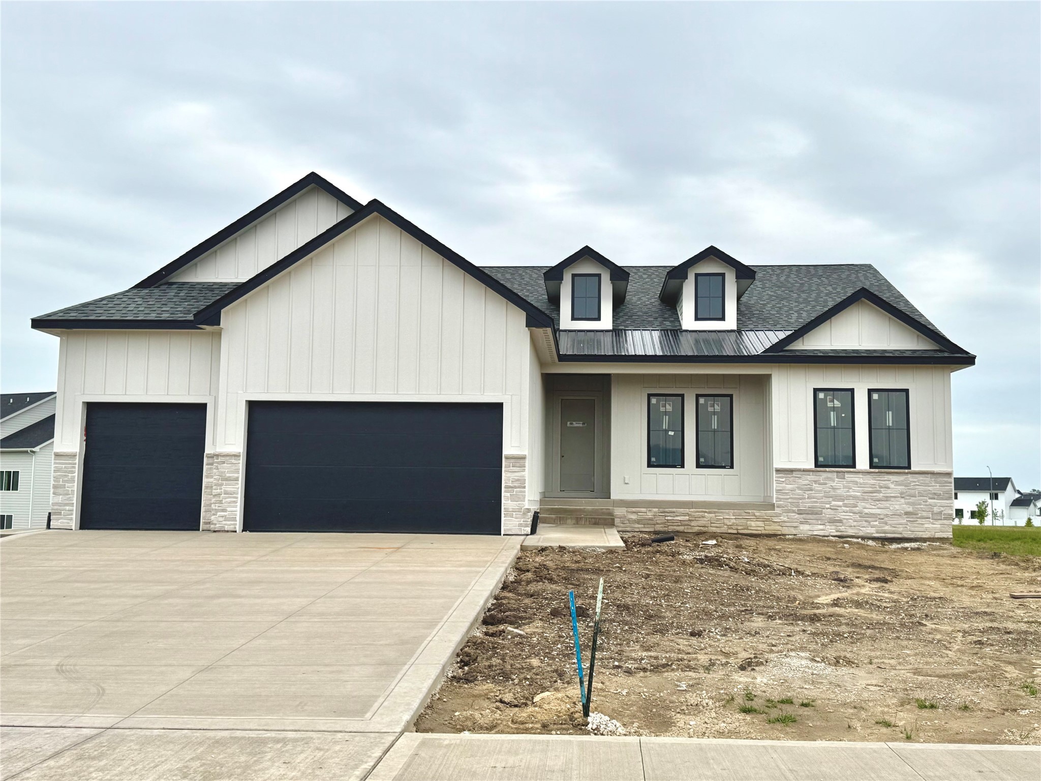 270 NW Montego Court, Waukee, Iowa image 1