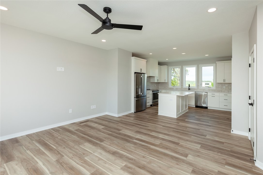 2738 Fleur Drive #23, Des Moines, Iowa image 10