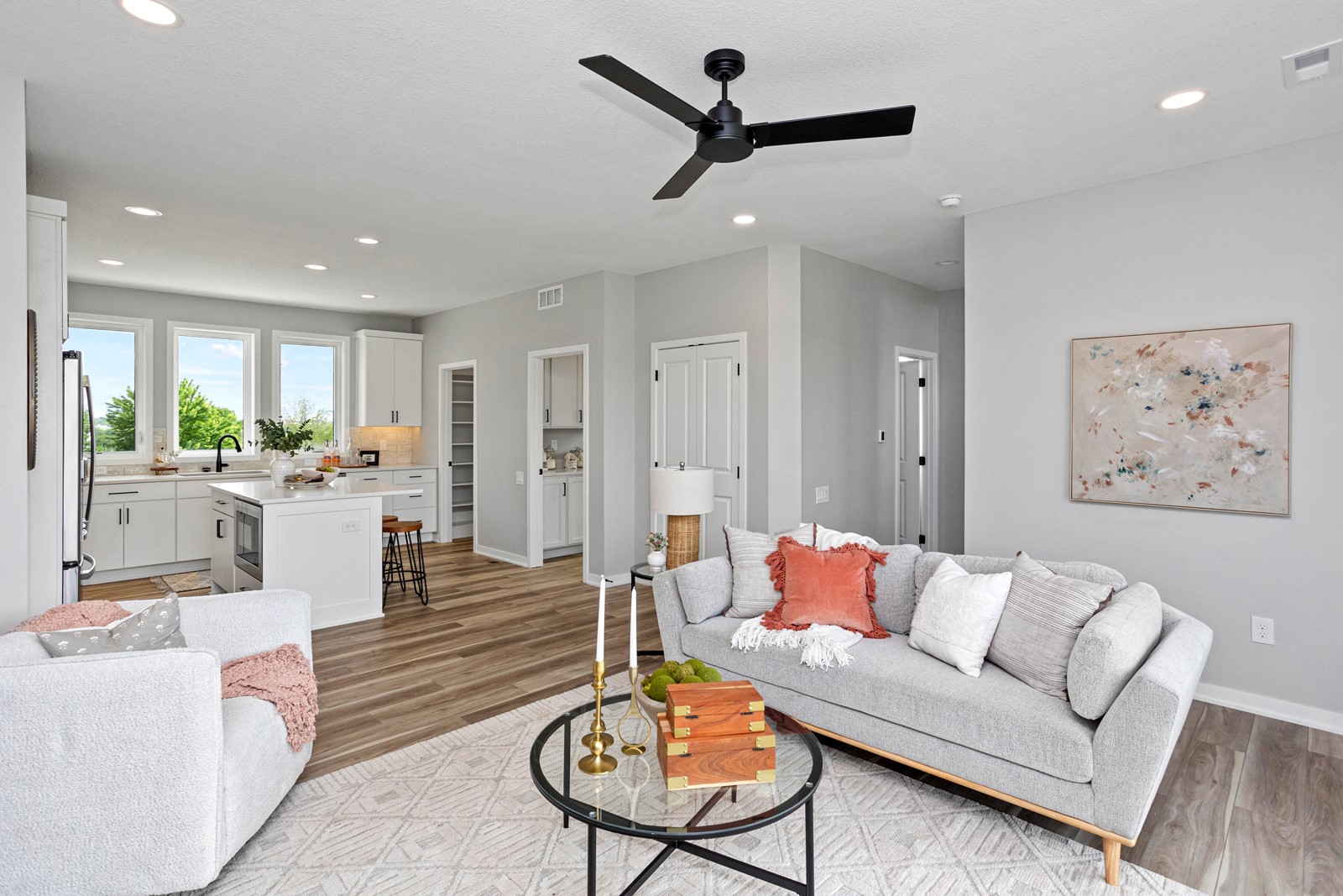 2738 Fleur Drive 23