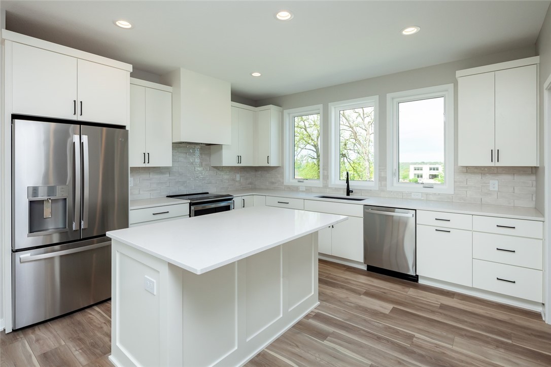 2738 Fleur Drive #23, Des Moines, Iowa image 13
