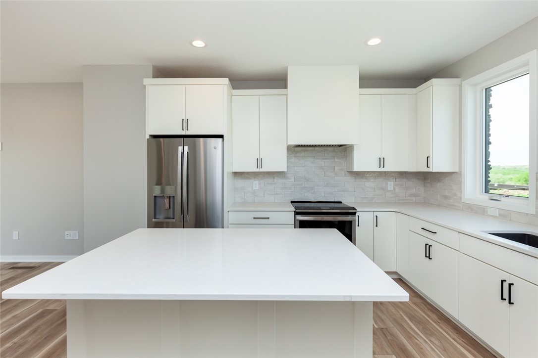 2738 Fleur Drive #23, Des Moines, Iowa image 14
