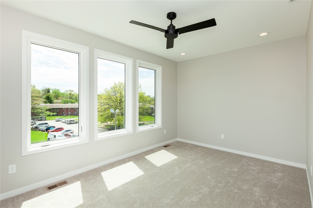 2738 Fleur Drive #23, Des Moines, Iowa image 21