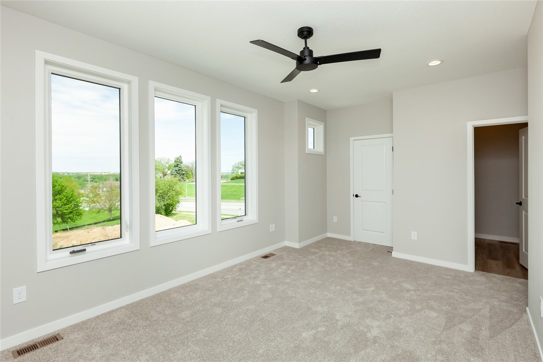 2738 Fleur Drive #23, Des Moines, Iowa image 26