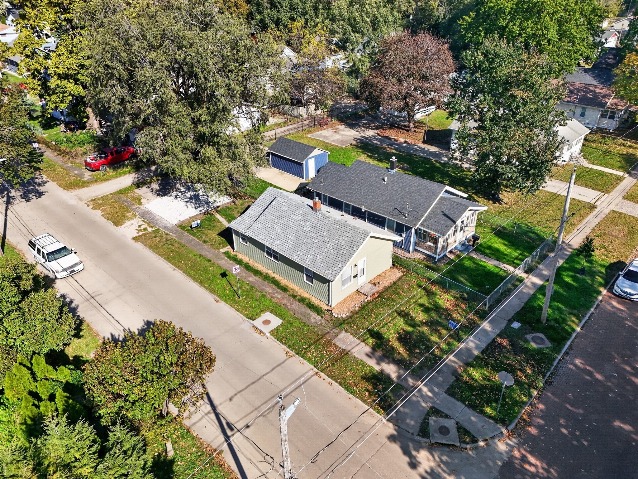 2400 Des Moines Street