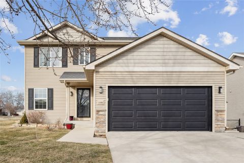 1106 Rolling Hills Court Norwalk IA 50211