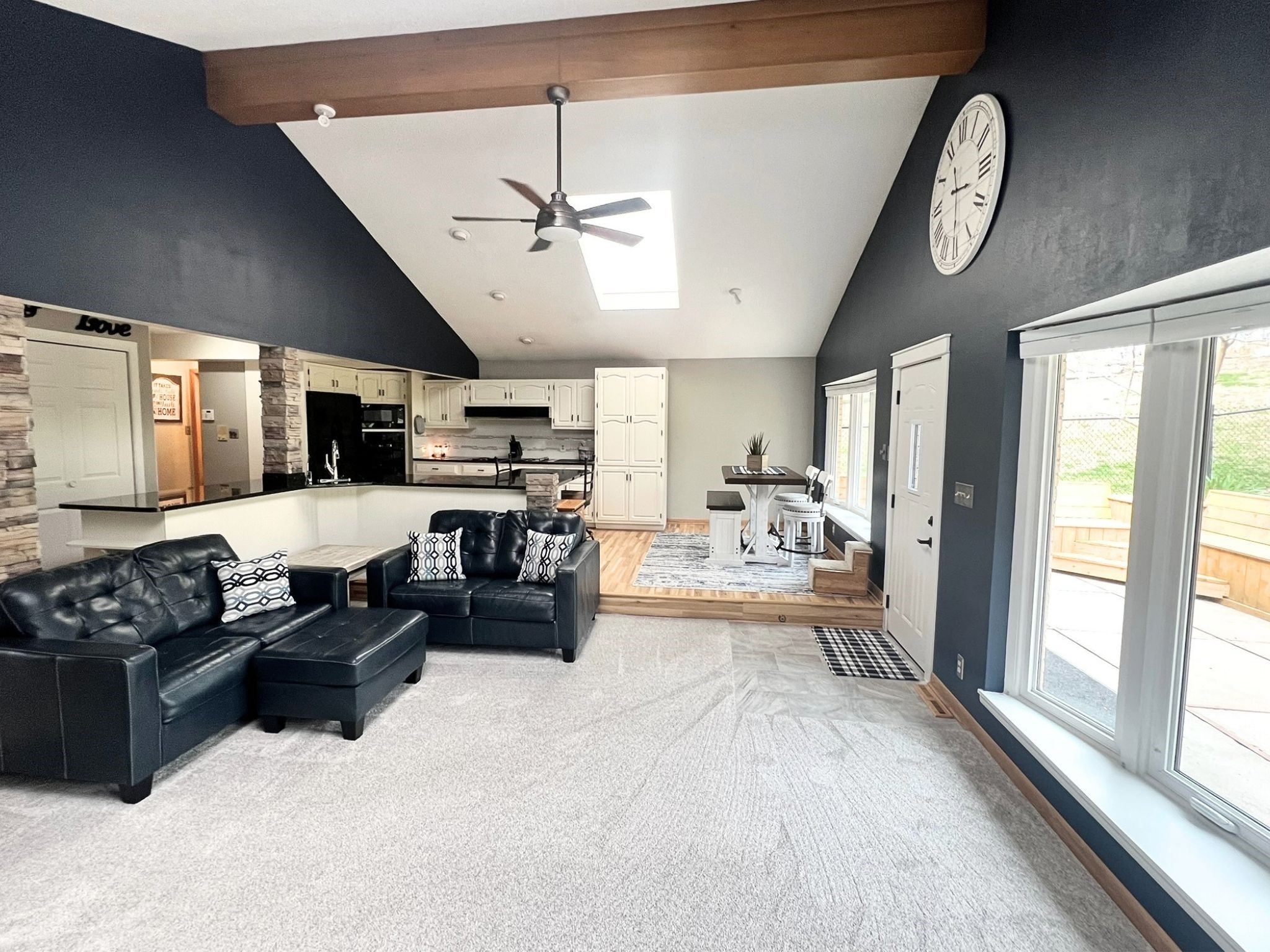 6735 NW Timberline Drive