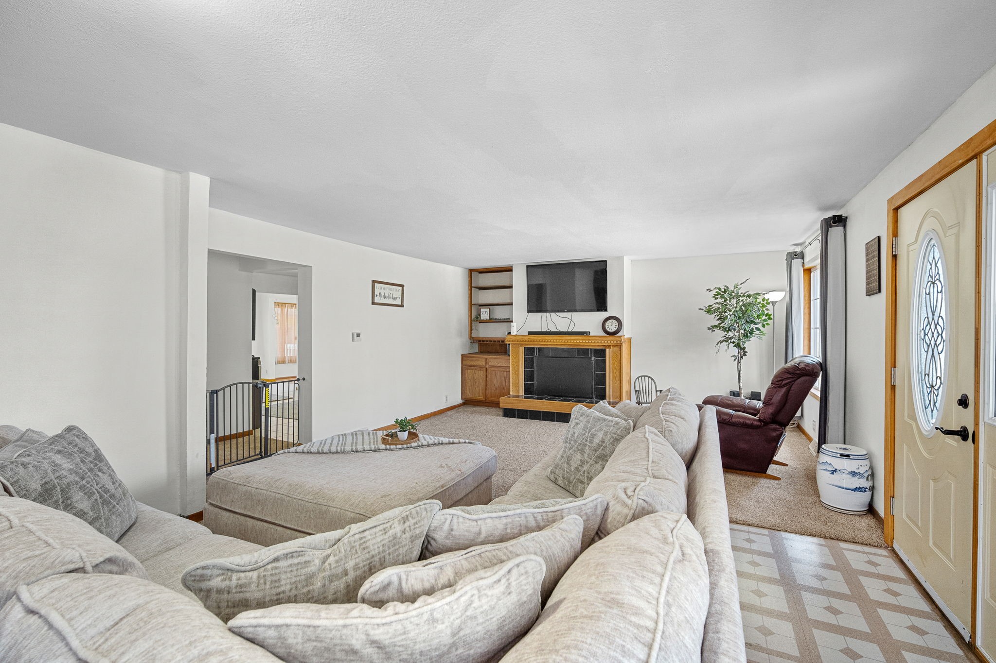 400 Center Avenue, Mitchellville, Iowa image 3
