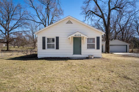 Homes For Sale - 4103 E 32nd Street<br/> Des Moines, IA 50317
