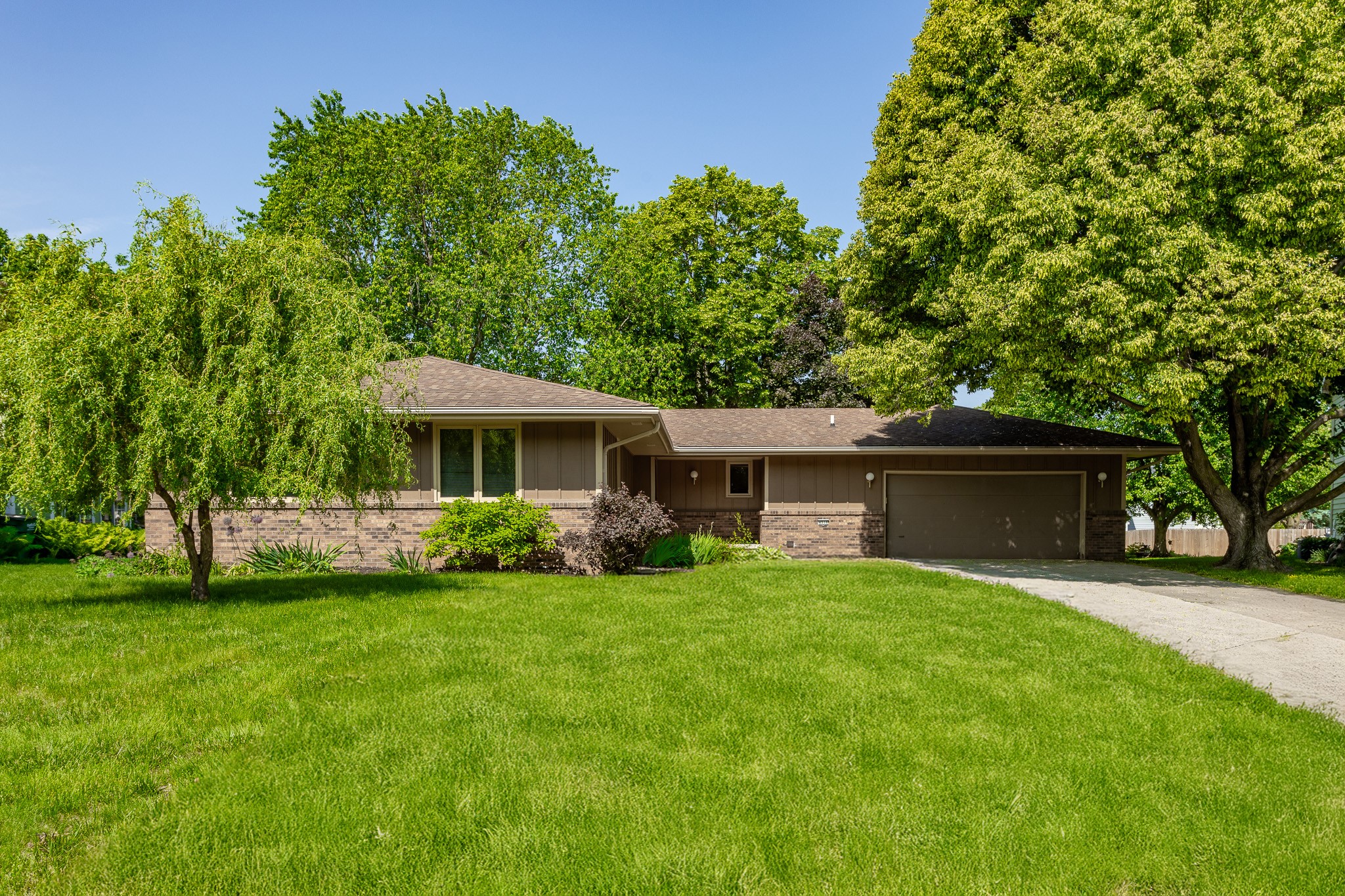 4516 77th Street, Urbandale, Iowa image 1