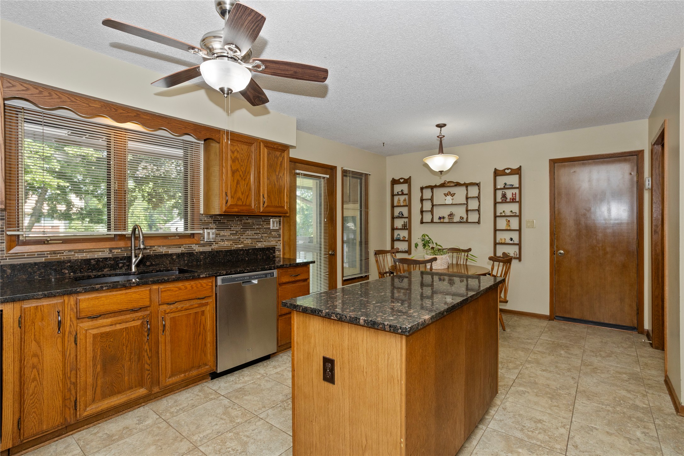 4516 77th Street, Urbandale, Iowa image 4