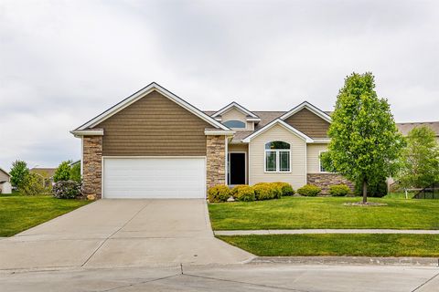 Homes For Sale - 5008 NE Ledgestone Drive<br/> Ankeny, IA 50021