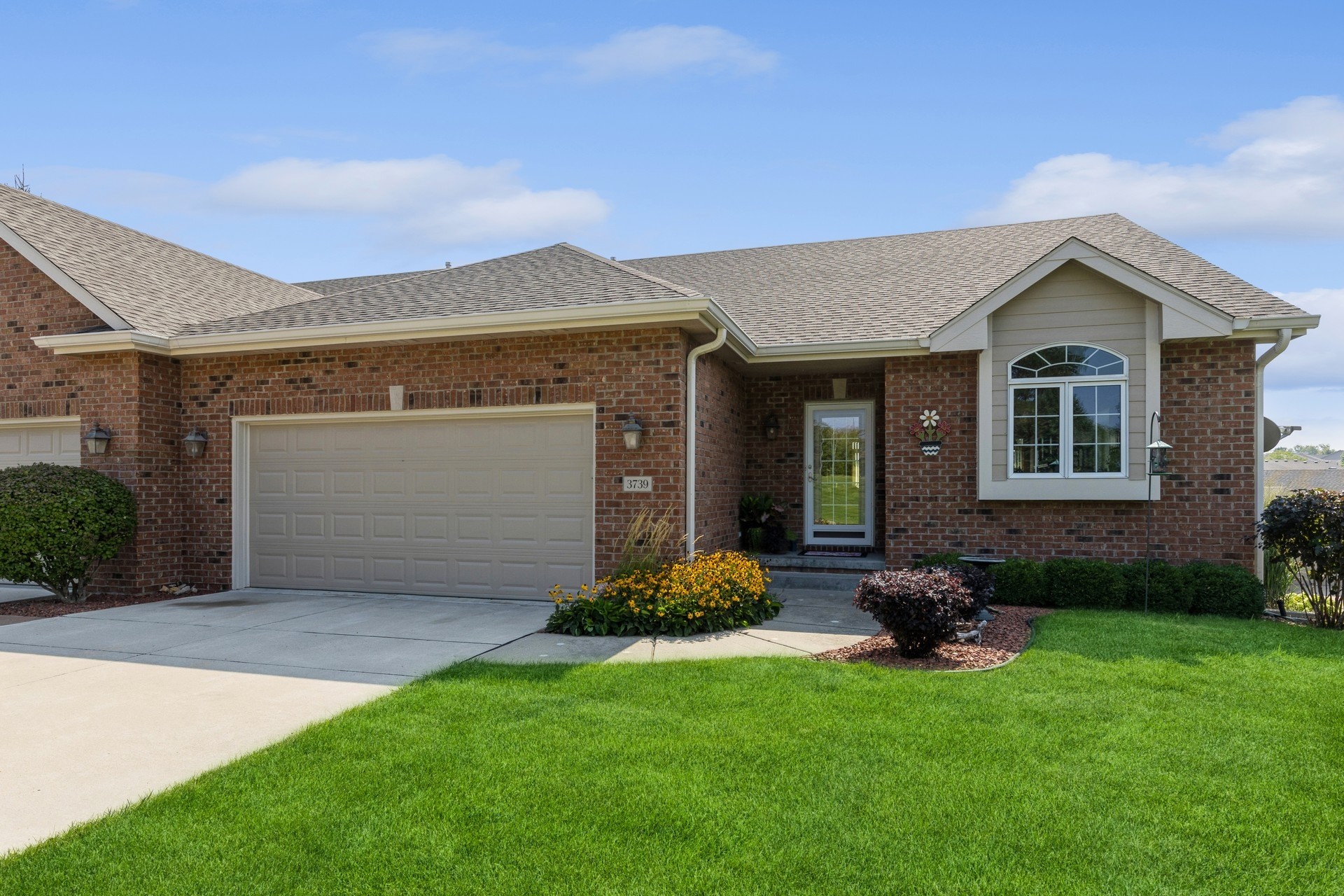 3739 155th Court, Urbandale, Iowa image 1