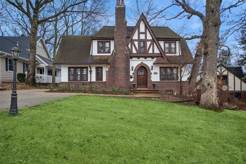 5708 Waterbury Road Des Moines IA 50312