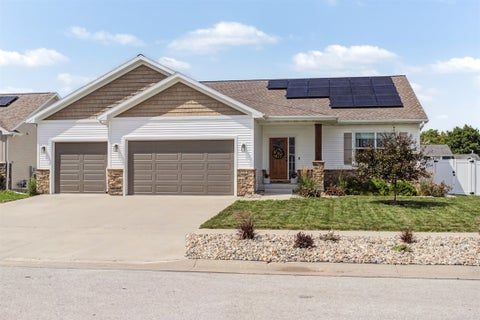 Homes For Sale - 301 Hawthorne Circle<br/> Gilbert, IA 50105