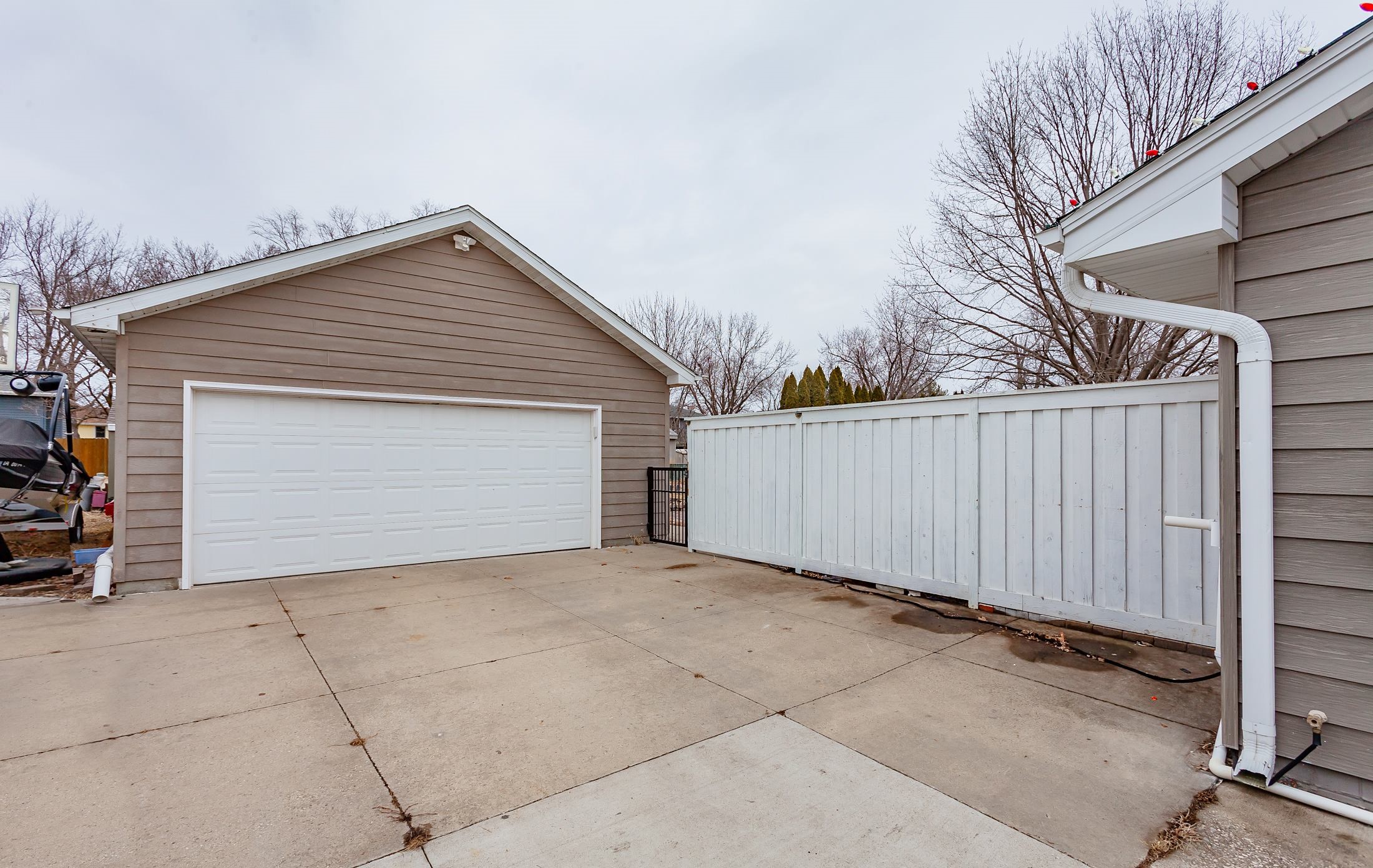 1317 Lyndale Drive, Polk City, Iowa image 3